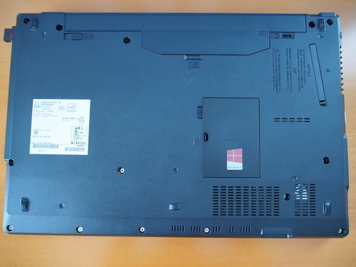 富士通　ノートパソコン A553  Windows10/Celelon/4G/320GB/Office2013