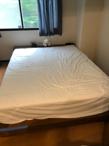ダブルサイズのベットフレーム　※マットレスは付きません