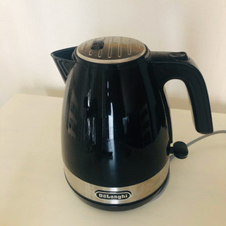 デロンギ 黒 電気ケトル(湯沸かし器) 