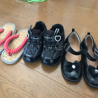 女の子の靴。17センチ、18センチ