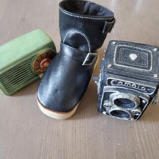 置物貯金箱　ブーツ型メガネケース