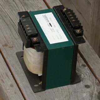 変圧器　200V 100V  倉庫整理の画像