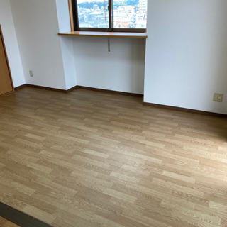 内装工事の手元作業の画像