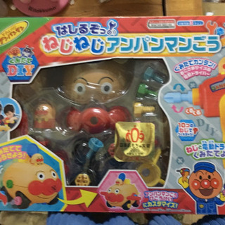 激安！新品！アンパンマン　くみたてDIY はしるぞっ！ねじねじア...