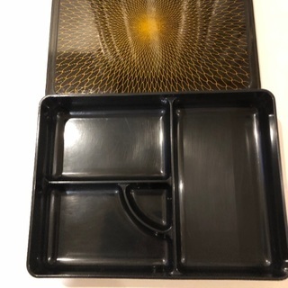 お弁当箱の画像