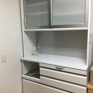 食器棚　大塚家具　ホワイト　※扉壊れあり