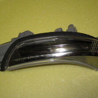 プリウス30系後期　プリウスα　純正ドアミラーウインカー　左右セット美品　※発送は要相談の画像