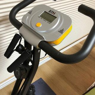 [受け渡し予定者決定]折り畳めるフィットネスバイク