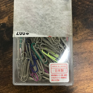 A4クリアファイル60枚程、A4ファイル6つ、クリップの画像