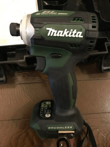 マキタ　インパクトドライバー　限定色　TD171D グリーン　極美品！