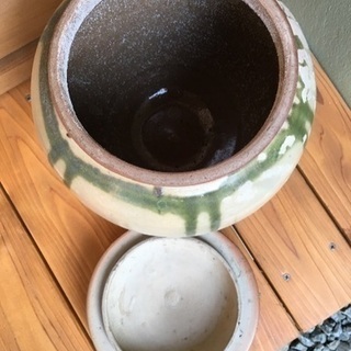 中古　古い壺　梅干し壺　蓋つき壺　ツボ　スカーレット　の画像