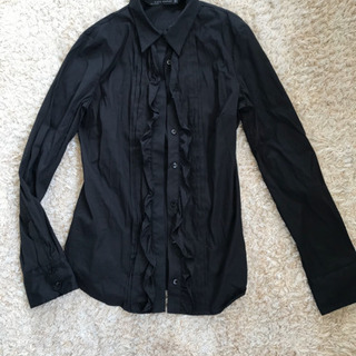ZARA 黒シャツ