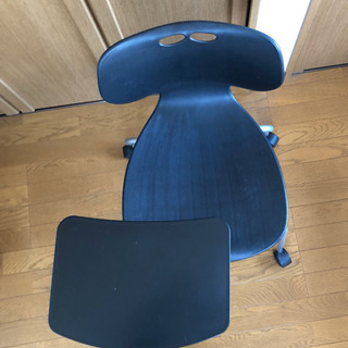 メモ台付き　テーブル付き　椅子の画像