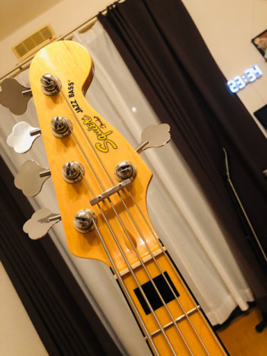 Squier ５弦ベース