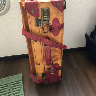 キャリーバック　スーツケース　傷多い