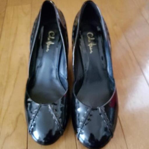 COLE HAAN　22センチエナメルロウヒール