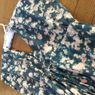 パピヨネのワンピースの画像