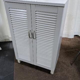 【商談中です】シンプルな白色シューズラック（下駄箱）
