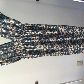 パピヨネのワンピースの画像