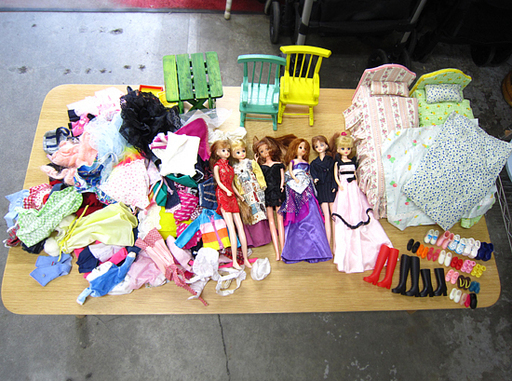 ジャンク 詳細不明 リカちゃん人形 洋服・靴・小物・まとめて ハンドメイドベッド含む 人形6体 着せ替え人形 札幌市 白石区 東札幌