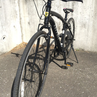 フェラーリ クロスバイク 黒 自転車 28インチ Ferrari ギア7段 福岡市