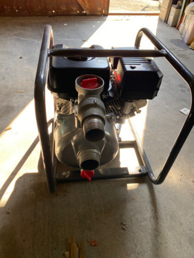 エンジンポンプ　引き取り中