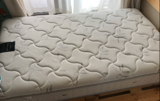 値下げ中！フランスベッド　セミダブルマットレス