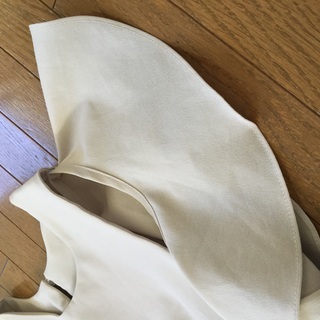 フリルがかわいいトップスの画像