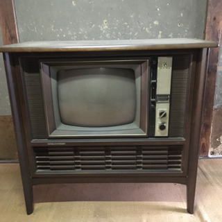 ボスキャラの風格　歴史を感じるテレビ