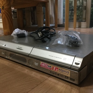 【決まりました】SHARP DVDレコーダー AQUOS DV-ARW12　中古　リモコン無し　引き取り限定です。の画像