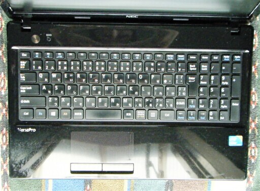 ?15.6型液晶/光沢✨ブラックボディ♪/カメラ?/マイク?/高性能?Core i3/大容量！HDD320GB♪/快適♬メモリ4GB/