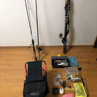 釣竿、ルアー、オモリ、針結び機など