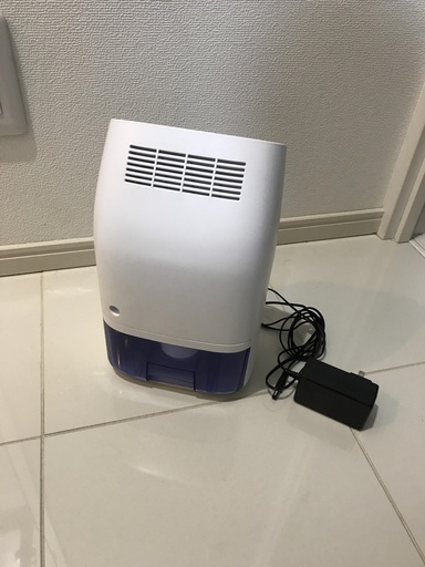 超小型の除湿器です