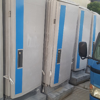  【綺麗、広い室内、女性の方にも好評です】仮設トイレをご利用下さい！