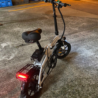 新品 フル電動自転車(アクセル付き) 海外輸入限定１台ホワイト