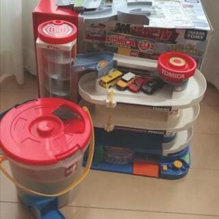 【お取引中】スーパーオートトミカビル　トミカバケツ　トミカオマケあり