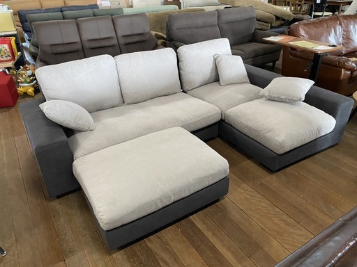 でかいカウチソファー！18万円ヲ49800円で販売します！新品未使用品！現品のみです！早い者勝ちです！