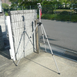 SLIKの大きい三脚の画像