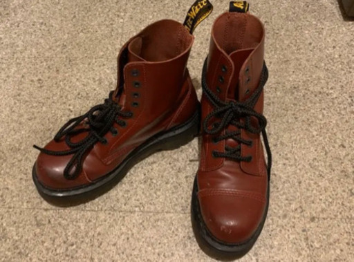 ブーツ　Dr.Martens  チェリーレッド