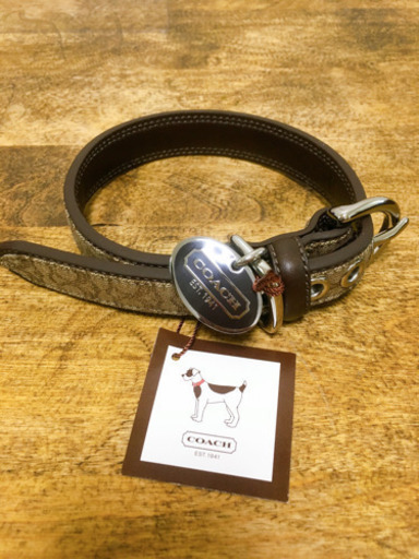 未使用品　COACH小型犬用　首輪２つ　リード1本　箱付