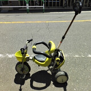 三輪車　押し手付き