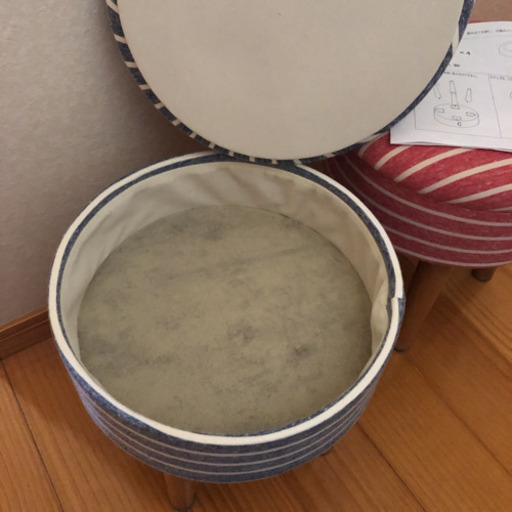 【SOLD OUT】スツール 青系・赤系(ピンク)  2脚セット 中古