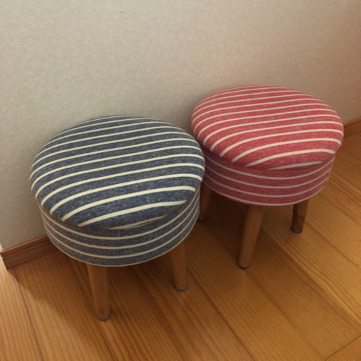 【SOLD OUT】スツール 青系・赤系(ピンク)  2脚セット 中古