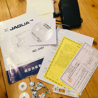 ジャガーミシン ロックカッター フットコントローラー付き 値下げの画像