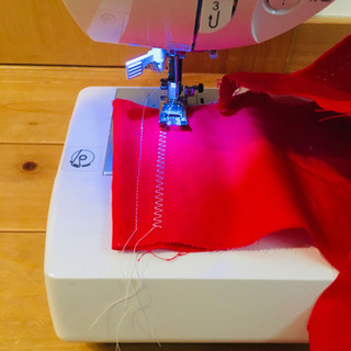 ジャガーミシン ロックカッター フットコントローラー付き 値下げの画像