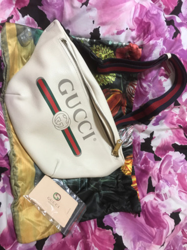 GUCCI ボディバッグ