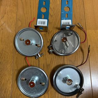 サイドマーカーランプの金具