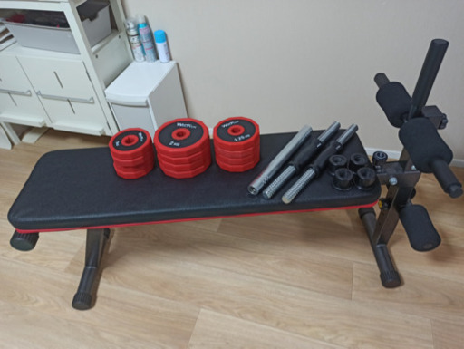 トレーニングベンチとダンベルセット