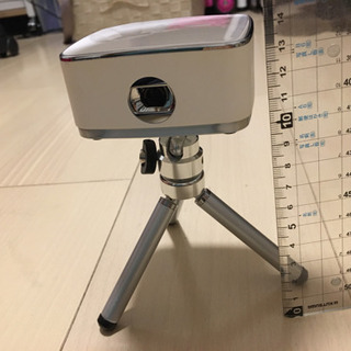 超小型　プロジェクター　（リモコン無し）