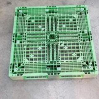 プラスチックパレット1100×1100　１枚900円の画像